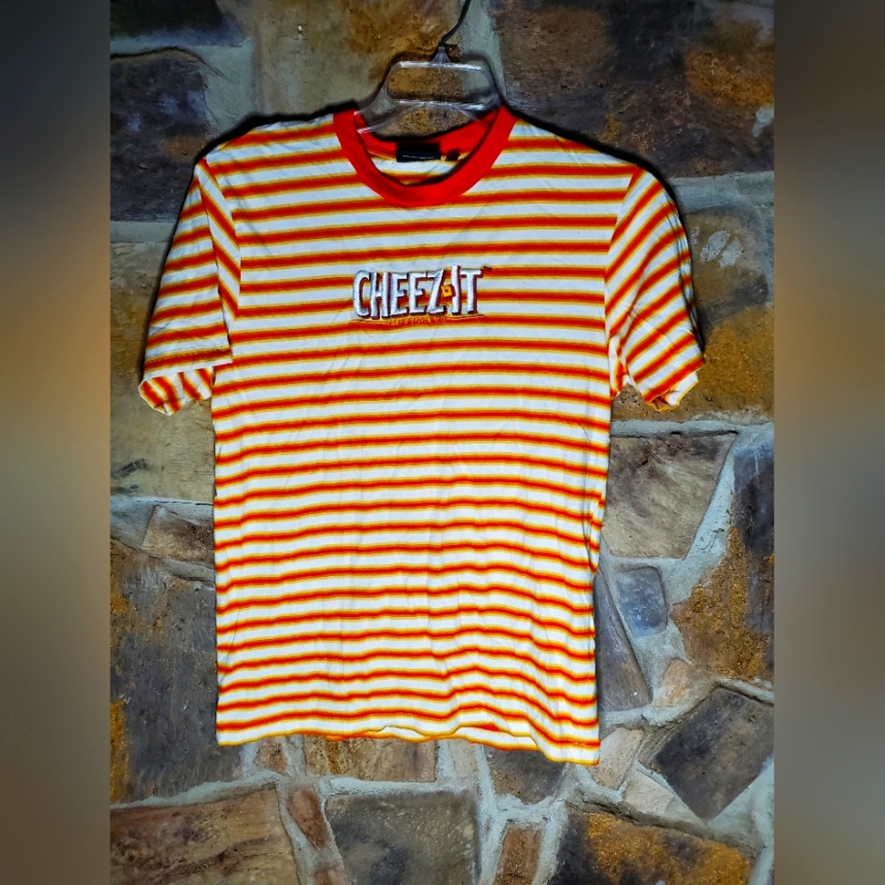 Kellogs  cheese it striped t shirt